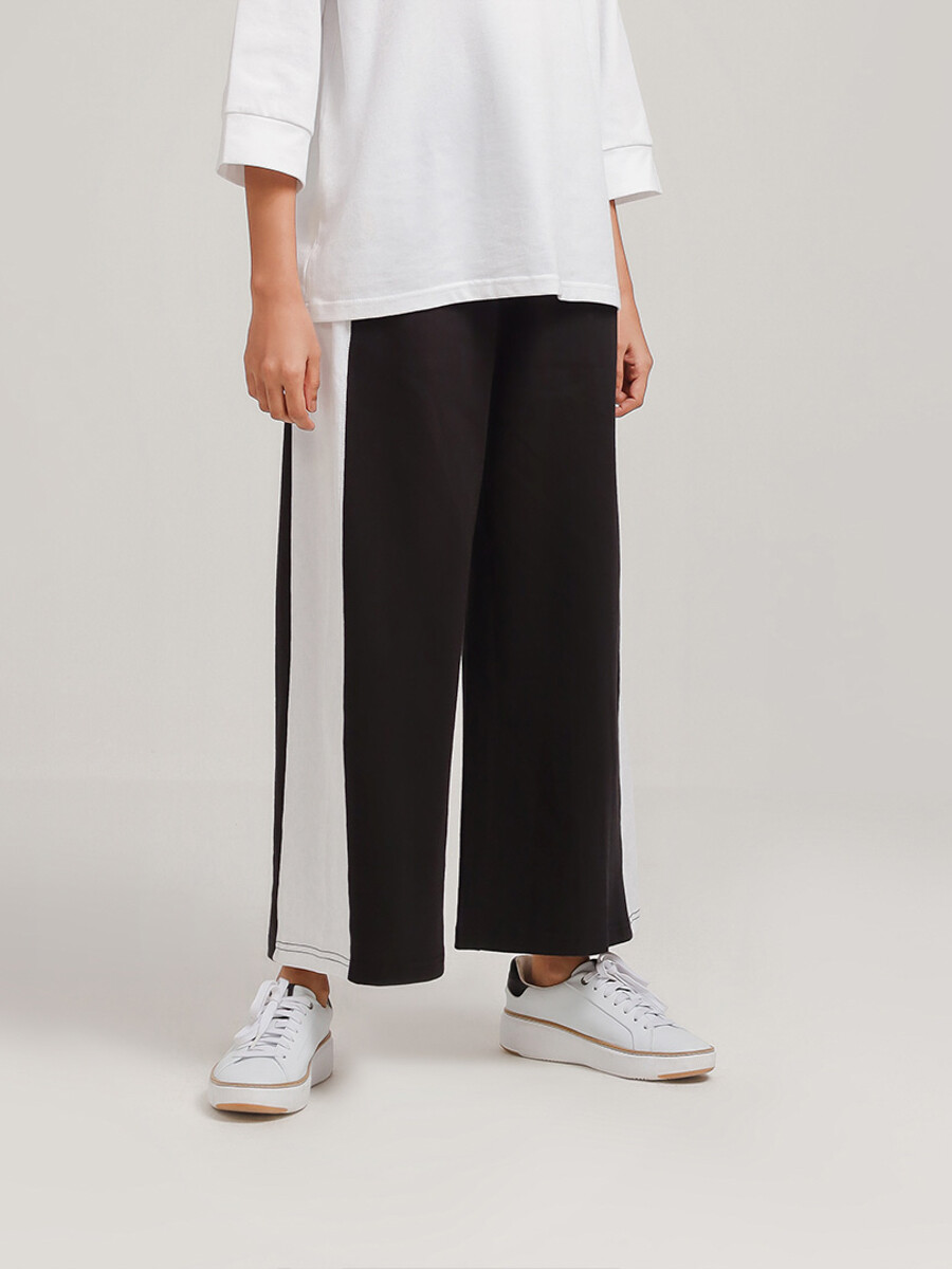 Women's Black Relaxed Fit Striped Pants