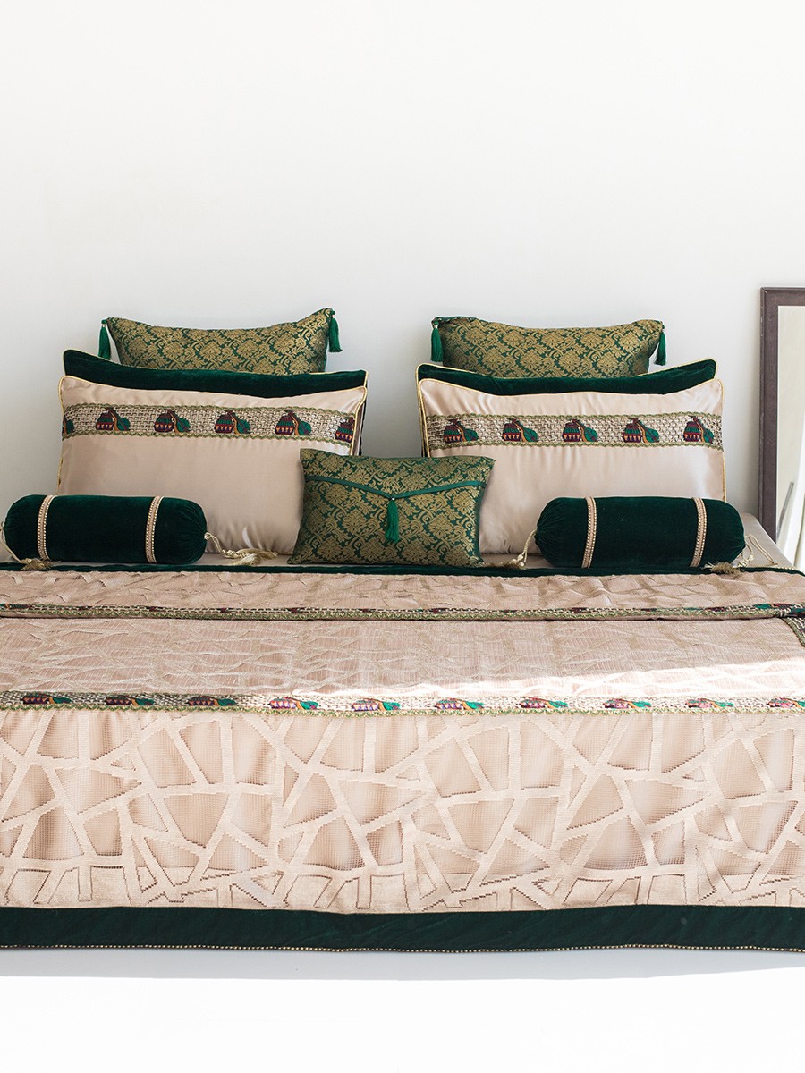 Tarang Bridal Design Bedsheet Set
