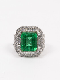 Emerald Zircon tapered Ring