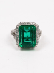 Emerald Top Ring