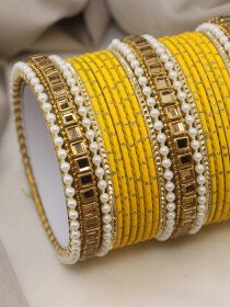 Women Yellow Stylish Dotted Design Set with Kundan Bangles